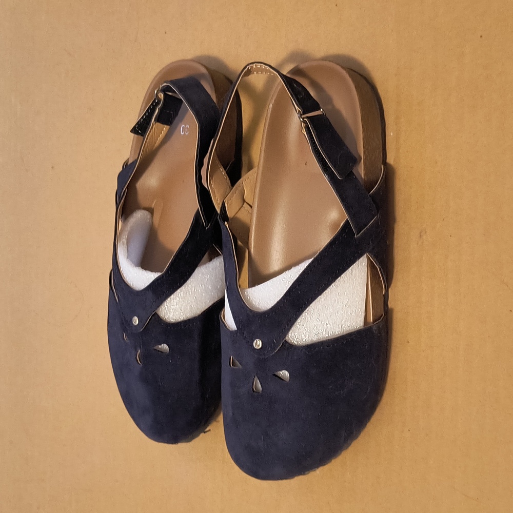 Women's flats size 8 never worn